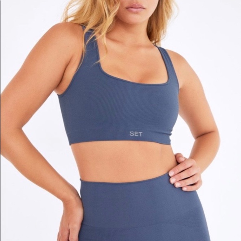 Set Active Box Cut Bra and Leggings in Thunder